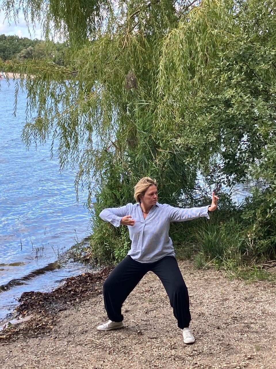 Mit Pfeil und Bogen auf den Adler zielen - r- 8 brokate Mit Pfeil und Bogen auf den Adler zielen - R - 8 Brokate